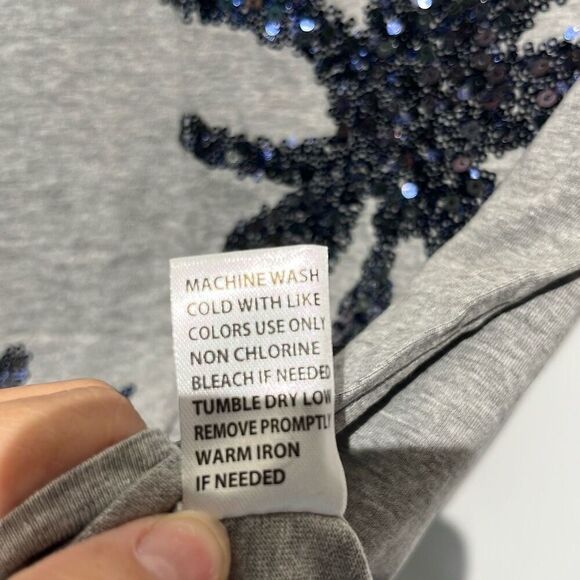 Palm Harbour Women's Gray Sequined V-Neck Short Sleeve T-Shirt Petite Small NWT - Picture 12 of 12